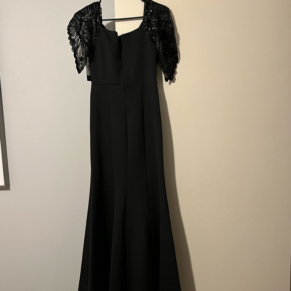 V Neck maxi Bodycon evening dress - Picture 8 of 9